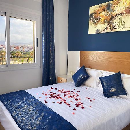 Hostal Mh Borj Мартил Екстериор снимка